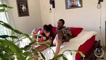 Ireland rose licks virah payam's creampied pussy by rome major