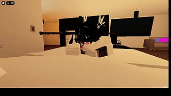 Sendo usada como brinquedo no condo do roblox ️️