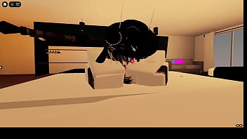 Sendo usada como brinquedo no condo do roblox ️️