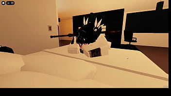 Sendo usada como brinquedo no condo do roblox ️️