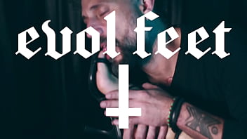 I would love to have a boy who likes to have fun with my feet