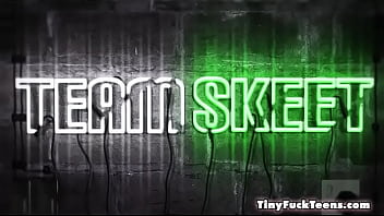 Cute teen loves cumshots