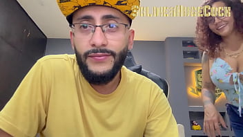 The milf roxana visits me and ends up sucking my cock