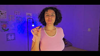 Bia avaliando um fã real no chat