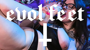 Lana's foot tease and wax play