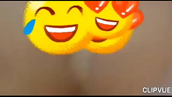 Morena siliconada doida por um branquinho como eu