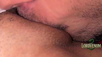 O amigo emprestou a mulher lambi o grelinho entupi a garganta e arrebentei a buceta até gozar