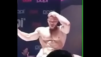 Stripper Comandante thumbnail