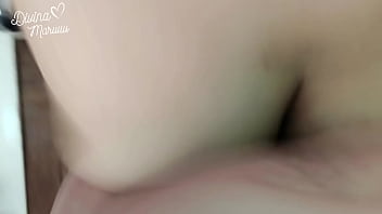 Mi vecino me folla duro por el culo despues de provocarlo