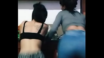 Nenas con tremendo culo