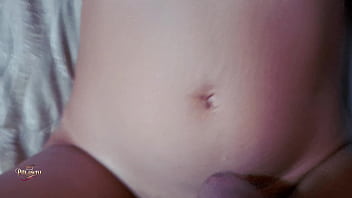 Que rica vaceada en la barriguita de mi chibola flash