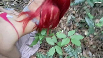 Subimos la montaña y me cojo a mi guia