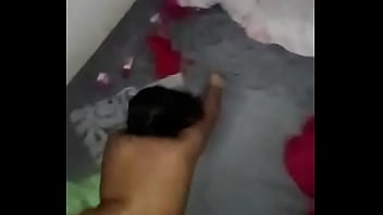 A putinha da minha esposa adora dar de 4 com o plug