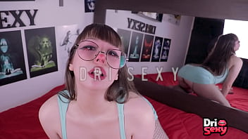 Joi fudendo bucetinha com dildo de 24cm