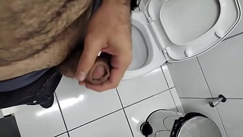 Horinha do almoço no trampo bora aproveitar pra fazer um carinho #xotaawards #pintoawards #punheta #littlecock #littled