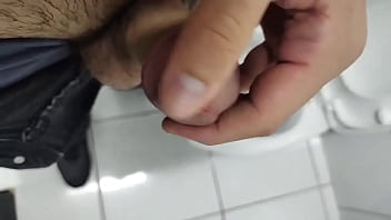 Horinha do almoço no trampo bora aproveitar pra fazer um carinho #xotaawards #pintoawards #punheta #littlecock #littled