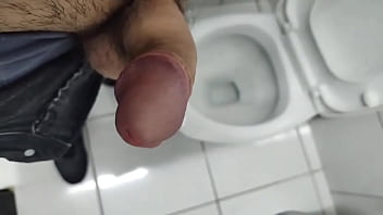 Horinha do almoço no trampo bora aproveitar pra fazer um carinho #xotaawards #pintoawards #punheta #littlecock #littled