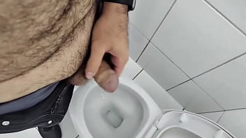 Horinha do almoço no trampo bora aproveitar pra fazer um carinho #xotaawards #pintoawards #punheta #littlecock #littled