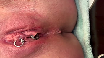 Pierced clit hard rubbing in latex gloves and hard stream pee