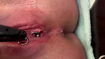 Pierced clit hard rubbing in latex gloves and hard stream pee