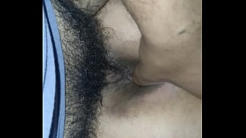 Mamando a escondidas