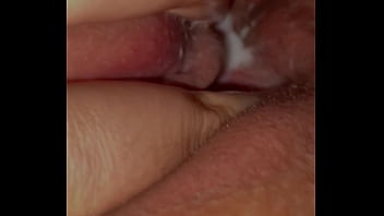 Pov me meto los dedos rápido y saco mucho creampie con ritmo fuerte y dedos mojados