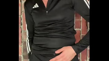 J’ai chaud rt si tu veux pomper #gaysuck #gayfuck #hotboy