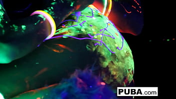 Hot babes have some lesbian fun