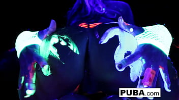 Hot babes have some lesbian fun