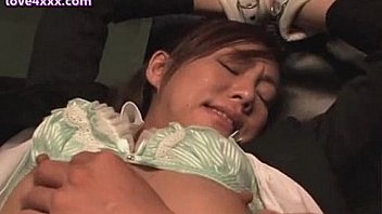 Teenie asian chick getting fingered