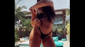 Gostosas Do Tktok De Biquini thumbnail