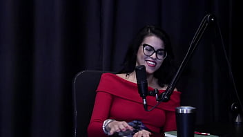 Começou fazendo fotos sensuais conversou no seu primeiro atendimento explicou sobre sg sempre foi safada e transou na rua annie clementine watch sheer red