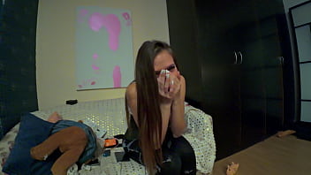 Real girlfriend is asked to suck & swallows cum