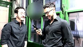 The real estate agent takes 3 cocks at double penetration and a destroyed ass