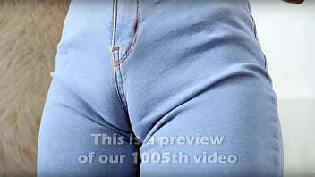 What an amazing ax cameltoe in tight jeans and perfect ass longue tongue superb babe