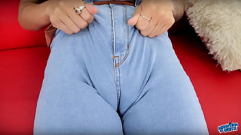 What an amazing ax cameltoe in tight jeans and perfect ass longue tongue superb babe