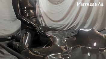 Vacbed mistressae on top