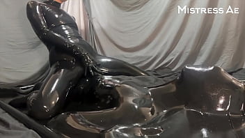 Vacbed mistressae on top