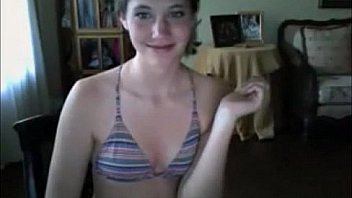 Amateur American Teen Show Her Hairy Pussy thumbnail