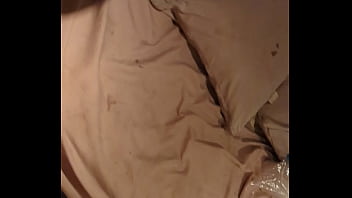 Elle ne sait pas ce qu'elle a des vulgarités écris dans son dos fuckyou