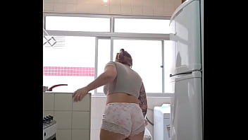 Coloquei essa roupinha porque hoje vou receber um amigo em casa sem meu marido saber