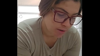 Coloquei essa roupinha porque hoje vou receber um amigo em casa sem meu marido saber