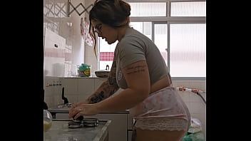 Coloquei essa roupinha porque hoje vou receber um amigo em casa sem meu marido saber