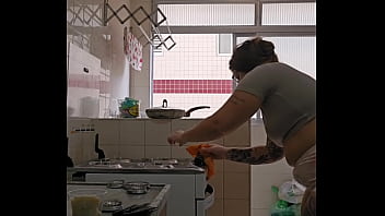 Coloquei essa roupinha porque hoje vou receber um amigo em casa sem meu marido saber