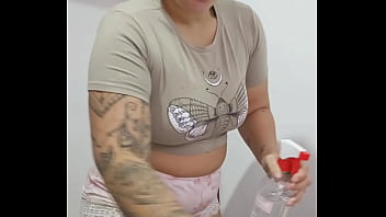 Coloquei essa roupinha porque hoje vou receber um amigo em casa sem meu marido saber