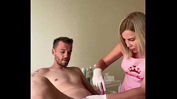 Full waxing and a happy ending russian milf slut takes control florida man ́s cock