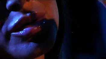 Soaking wet lesbian show lisa & julia ann's cunnilingus scenes