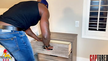 Cap s3e11 taylor rae gets her house raided by popo