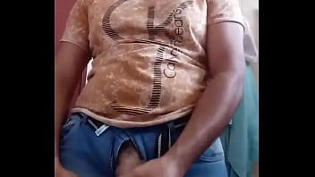 Saindo Para Trabalhar Fiquei De Pau Duro Precisei Alisar O Pau thumbnail