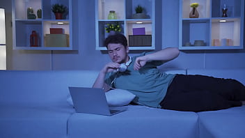 Tu as déjà imaginé regarder cette belle femme sans être prisonnier d’une prison mentale